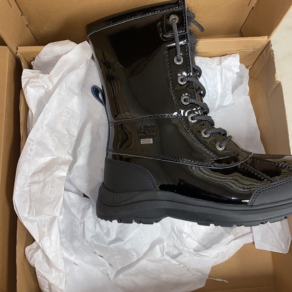 UGG Women's Adirondack Boot Iii Patent Snow - Picture 2 of 4